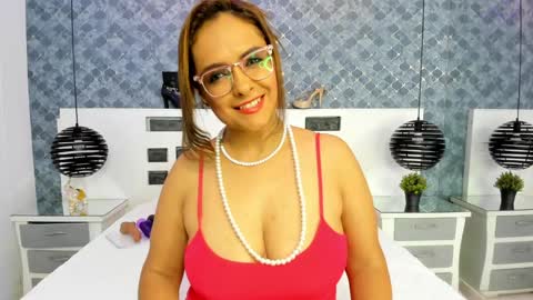 Marilyn Vega online show from December 19, 2024, 8:41 pm