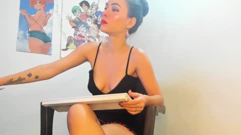 marynmartinez online show from November 11, 2024, 8:16 am