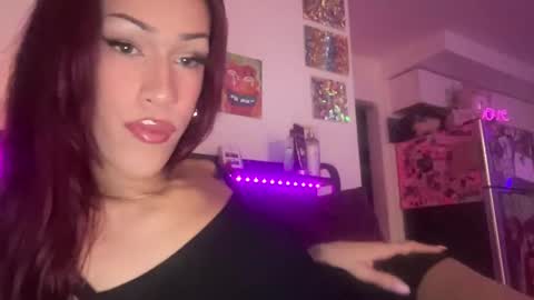 GODDESS MOLLY MILLS online show from December 17, 2024, 2:50 am