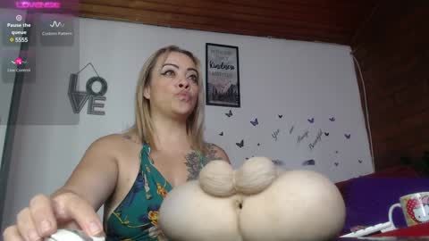 Mature liaa online show from January 6, 2025, 8:49 pm