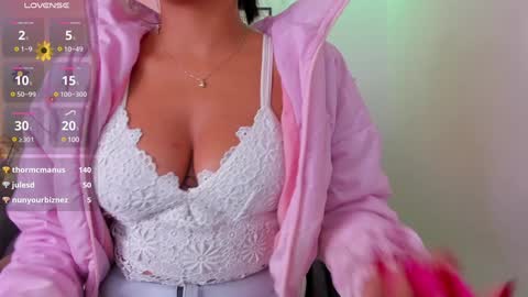 melan_owen online show from November 13, 2024, 11:01 am