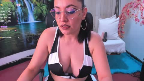 melisa castillo online show from November 26, 2024, 6:12 am