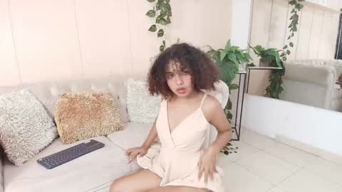 melisa_villa online show from January 10, 2025, 8:13 pm