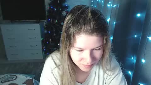 Melissa  Ray online show from January 13, 2025, 9:38 pm