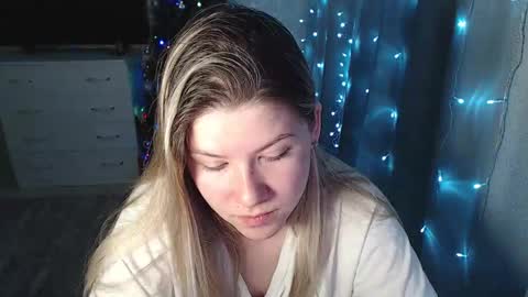 Melissa  Ray online show from January 9, 2025, 6:49 pm