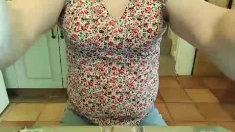 messyxdresser online show from November 18, 2024, 12:51 pm