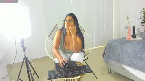 mia_khaliffa_ online show from January 20, 2025, 12:52 pm