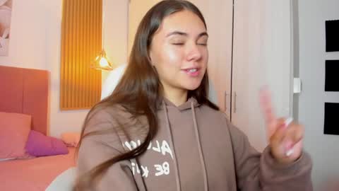 Mia Nevaeh - follow me online show from January 12, 2025, 8:33 pm