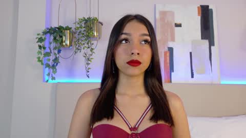 mia_oconner online show from December 17, 2024, 1:06 pm