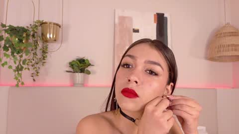 mia_oconner online show from December 27, 2024, 1:01 pm