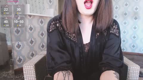 mia_wallase online show from November 11, 2024, 12:34 pm