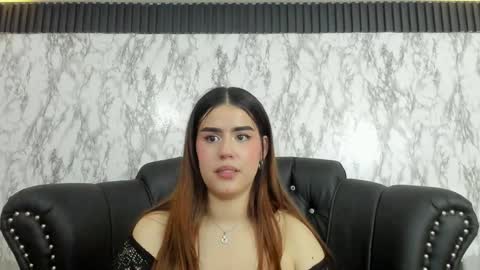 Mia   -5 7001400 Follow  online show from January 3, 2025, 12:09 am