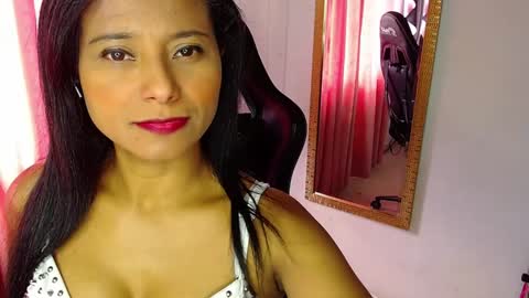 mielsquirt online show from November 12, 2024, 4:26 pm