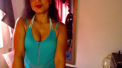 mielsquirt online show from November 18, 2024, 2:06 pm