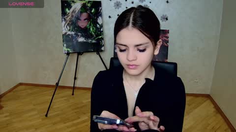 milana_millerr online show from December 5, 2024, 5:11 pm