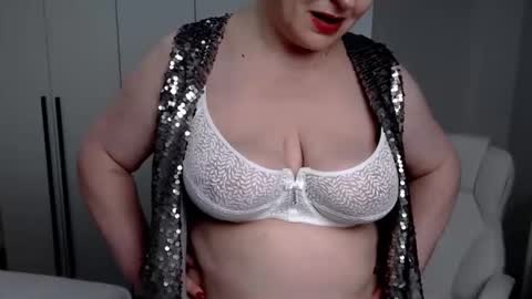 MilfScarlette online show from December 23, 2024, 6:07 pm