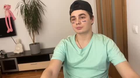 milky_m0use online show from November 26, 2024, 2:37 pm