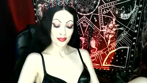 MissMoonDoll online show from November 27, 2024, 3:43 am