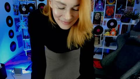 MistyBarnes NONUDE MODEL online show from December 15, 2024, 7:01 am