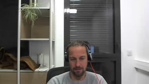 Julien online show from December 22, 2282, 8:13 pm