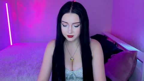 molly_millerr online show from December 11, 2024, 10:32 am