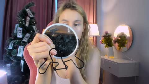 molly_toads online show from December 31, 2024, 8:17 am