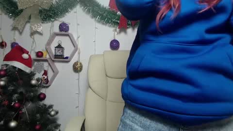 MollyTravis online show from December 6, 2024, 7:37 am