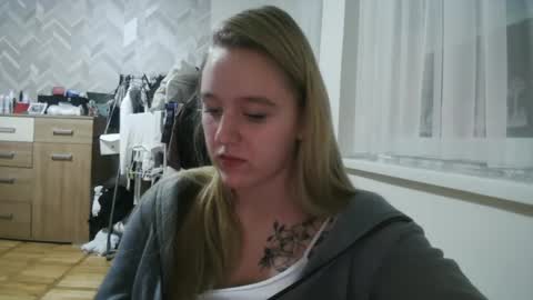 mollywinters_ online show from December 13, 2024, 7:49 pm