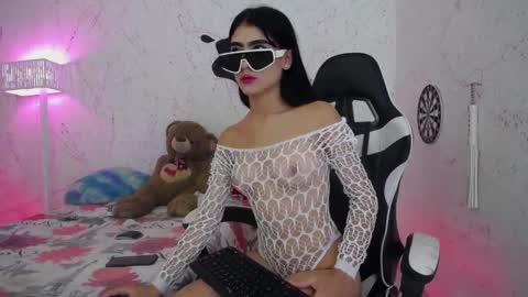 momis_cute online show from December 6, 2024, 1:02 pm