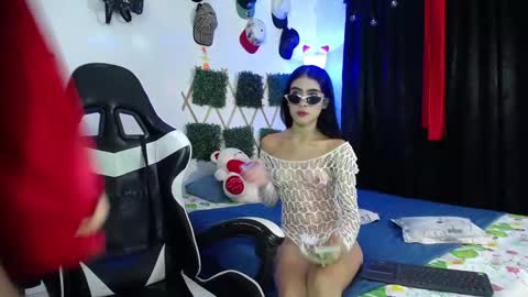 momis_cute online show from December 19, 2024, 9:14 pm