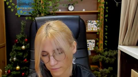 Katrin online show from December 18, 2024, 8:54 pm