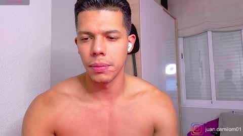 myke_jonnes online show from January 6, 2025, 1:35 pm