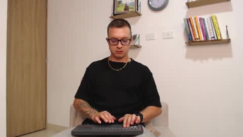 mykeowen_ online show from January 10, 2025, 11:40 pm