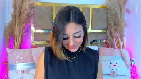 nanda_vixen online show from December 13, 2024, 8:18 am