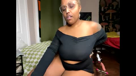 Naomigiirl6 online show from December 27, 2024, 4:40 pm