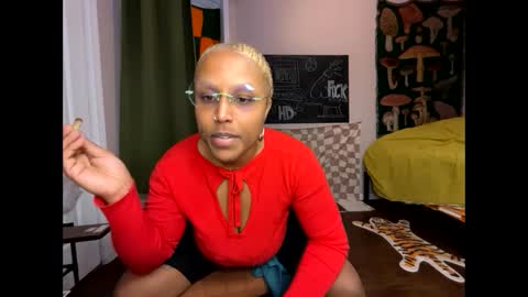 Naomigiirl6 online show from December 10, 2024, 2:53 pm