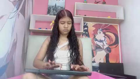 natalieevansx online show from December 16, 2024, 12:33 pm