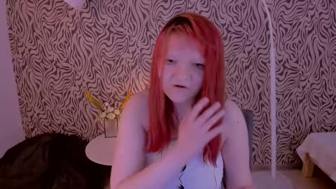 nataly_fluff online show from December 15, 2024, 1:17 pm