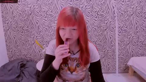 nataly_fluff online show from December 18, 2024, 1:43 pm