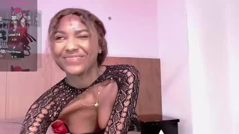 natashaqueenn  online show from November 21, 2024, 9:09 pm