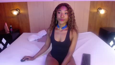 natashaqueenn  online show from November 30, 2024, 8:00 pm