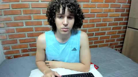 naugthy_kyle19 online show from December 24, 2024, 5:49 pm