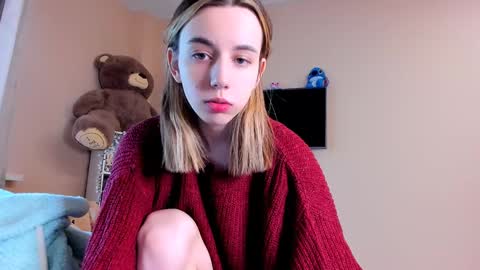 nelly_yy online show from January 30, 2025, 11:01 am