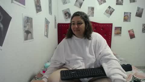 nena_angelsxxx online show from November 24, 2024, 1:32 am