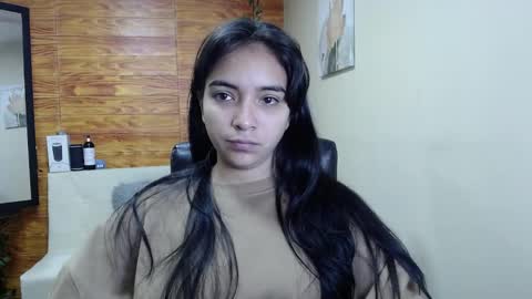 nessa2905_ online show from February 4, 2025, 1:09 pm