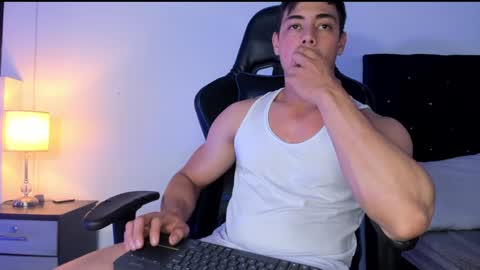 nick_zackk online show from November 15, 2024, 4:01 am