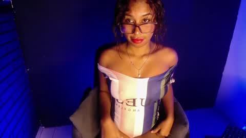 nicole_brown1126 online show from November 26, 2024, 9:47 pm