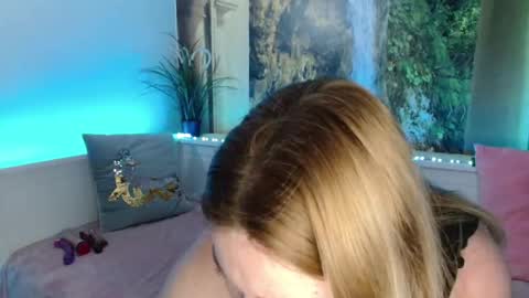 nicolelinharts online show from January 7, 2025, 8:21 pm