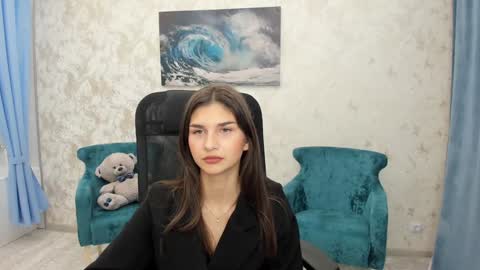 nicolewerti online show from December 2, 2024, 4:36 am