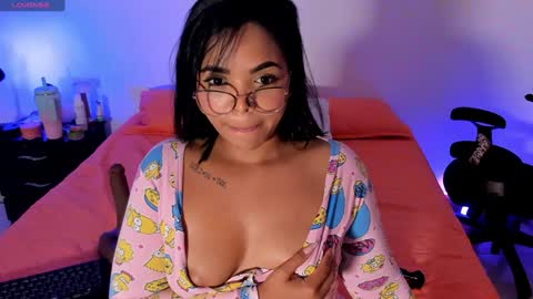 nicolle_evans11 online show from November 16, 2024, 12:37 am